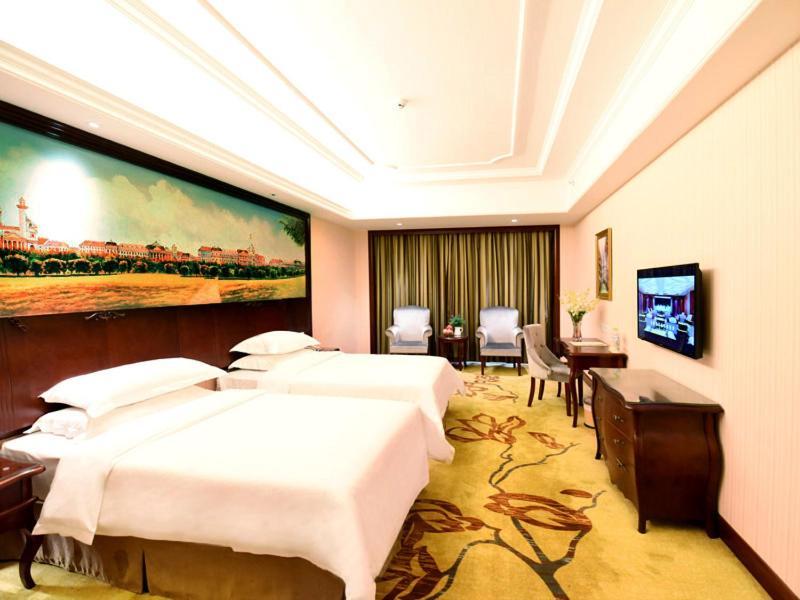 Vienna Hotel Loudi Chunyuan Pedestrian Street Exterior photo
